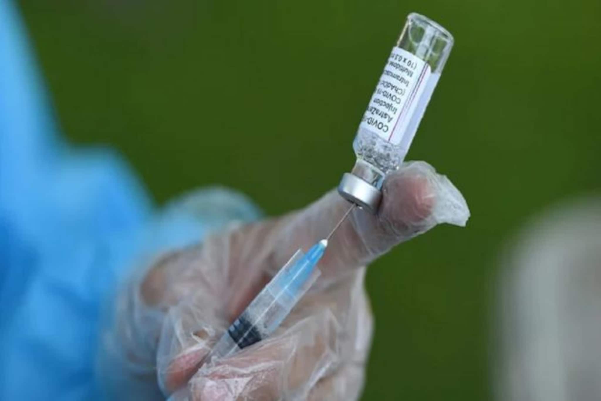 Durgapur Vaccine Chaos|| টিকা না দিয়েও পোর্টালে আপলোড হয়ে গেল সার্টিফিকেট! দুর্গাপুরে ব্যাপক চাঞ্চল্য