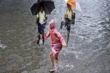 গত ২৪ ঘণ্টায় ব্যাপক বৃষ্টিপাত উত্তরবঙ্গ জুড়ে, জেলায় জেলায় ভারী ঝড়জল