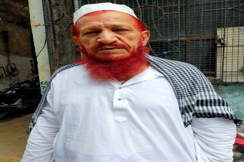 একই ভাবে হতাশ হয়ে পড়েছেন মাসুম,হায়দার। হায়দারের কথায়,কুড়ি বছর আগে তালিবানদের অত্যাচার ভয়ঙ্কর ছিল। এই বলতে বলতে ওর চোখ দুটো ভিজে গেল। একটা ভিডিও দেখিয়ে বলছিল, এরোপ্লেনে ওঠার জন্য মানুষ যে ভাবে ব্যাকুল হচ্ছে, দেশ ছেড়ে চলে যেতে গিয়ে প্রাণ দিচ্ছে, তাতে ওদের এখন একটাই চিন্তা পরিবারের সবাই কেমন আছে ওখানে?