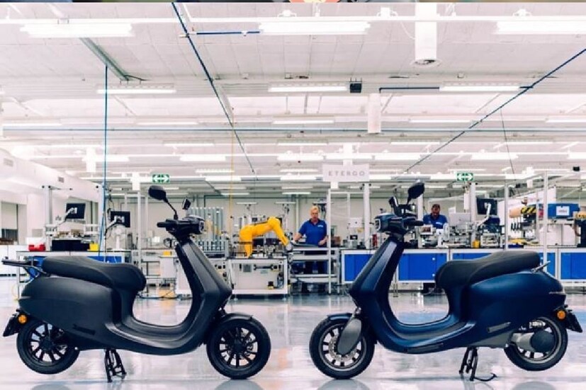 এসওয়ান মডেলে 3.9 kWh লিথিয়াম-আয়ন ব্যাটারি থাকবে। ৬ ঘণ্টায় ফুল চার্জ হবে। তবে ওলা সুপারচার্জার ব্যবহার করলে মাত্র ১৮ মিনিটে ৫০ শতাংশ চার্জ হয়ে যাবে। ৭৫০ ওয়াটের পোর্টেবল চার্জার থাকছে। ফুল চার্জ হলে এই স্কুটার ১৮১ কিলোমিটার পর্যন্ত যেতে পারে। সাত ইঞ্চি টাচস্ক্রিন ডিজিটাল কনসোল থাকবে এই স্কুটারে।