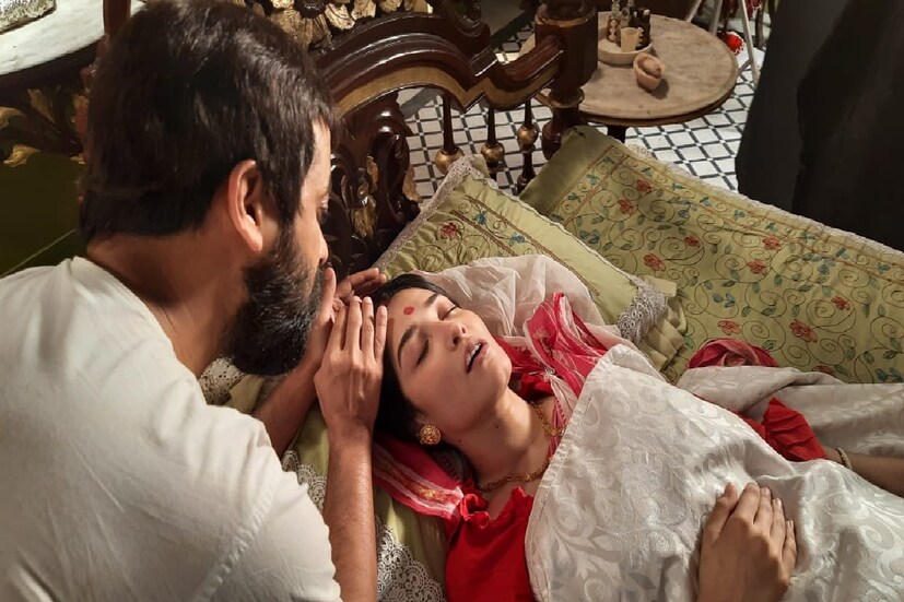 *প্রায় চার বছর পর ছোটপর্দায় আবার কাজ করছেন তিনি। মা সারদা ও গদাধরের সম্পর্কের বুনন ঘিরেই এগোচ্ছে ধারাবাহিকের গল্প। ছোট ঠাকুরের শ্রীরামকৃষ্ণ পরমহংসদেব হয়ে ওঠার যাত্রা দেখানো হবে ধারাবাহিকে। সঙ্গে রয়েছেন যুবতী মা সারদা।