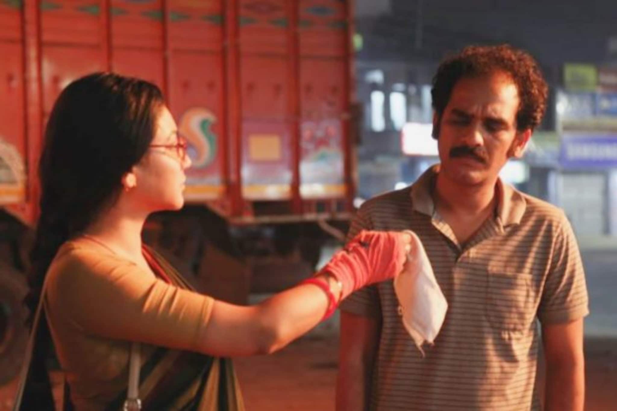 Ritwik Chakraborty | Binisutoy: নন্দনে ঢুকতেই দেওয়া হল না ঋত্বিককে! নিজের ছবি দেখতে গিয়েও ফিরে এলেন অভিনেতা