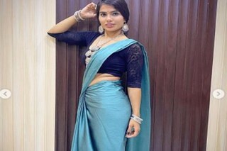 শাড়িতে জিমনাস্টিক্স 