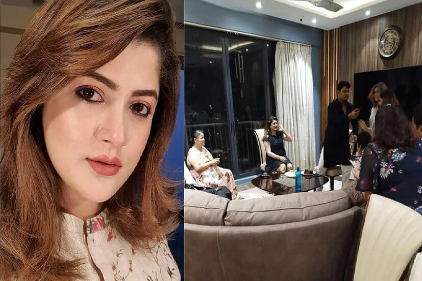 *শোনা যাচ্ছে, চারজনে মিলেই পাড়ি দিয়েছেন মালদ্বীপে। কিন্তু, দামিনী বা অভিমন্যুর ইনস্টাগ্রাম স্টোরিতে একাধিক ছবি দেখা গেলেও, কথাও শ্রাবন্তী বা অভিরূপের ঝলক দেখা যায়নি। ফলে শ্রাবন্তী একা গিয়েছেন নাকি, সেই  সেই প্রশ্নের উত্তর এখনও অজানা। ছবিঃ ইনস্টাগ্রাম। 
