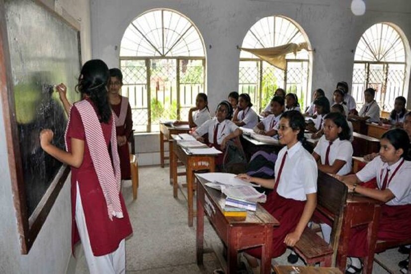 ডিএলএড, বিটিবিএড, বিএএড বিএলএডের ডিগ্রি প্রয়োজন ৷ একই সঙ্গে ২০১২ বা তারপরে শিক্ষক পাত্রতা পাশ করাটা বাঞ্ছনীয় ৷ প্রতীকী ছবি ৷