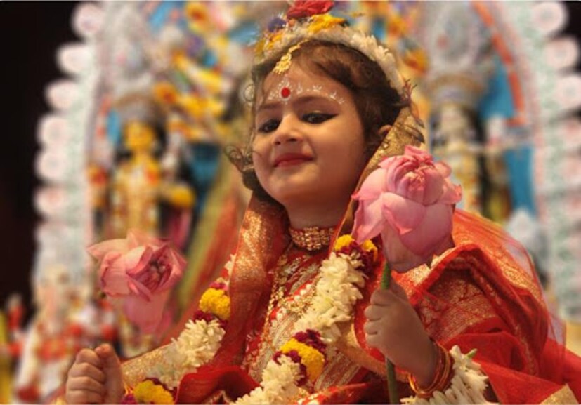 • নবমী – নবমী তিথি আরম্ভ – বাংলার – ২৬ আশ্বিন, বুধবার। ইং – ১৩ অক্টোবর, বুধবার। সময় – রাত্রি ০৮ টা ০৯ মিনিট। নবমী তিথি শেষ –- বাংলার – ২৭ আশ্বিন, বৃহস্পতিবার। ইং – ১৪ অক্টোবর, বৃহস্পতিবার। সময় – রাত্রি ৬ টা ৫৩ মিনিট। দিবা ৯ টা ২৭ মধ্যে শ্রী শ্রী শারদীয়া দুর্গাদেবীর নবমী বিহিত পূজা এবং কেবল মহানবমী কল্পে (৭ম কল্প) পূজা প্রসস্তা। শারদীয়া নবরাত্রিকা ব্রত সমাপন।