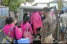 ভ্যাকসিন না পেয়ে স্বাস্থ্যকর্মীদের আটকে রাখল! ঘটনা ঘিরে তুমুল চাঞ্চল্য ভ্যাকসিন না পেয়ে স্বাস্থ্যকর্মীদের আটকে রাখল! ঘটনা ঘিরে তুমুল চাঞ্চল্য