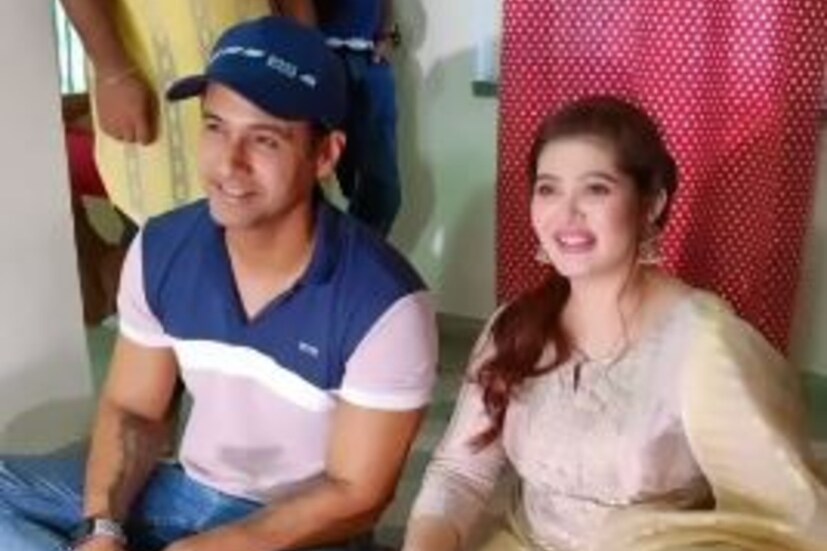 শিলাদিত্য মৌলিক পরিচালিত সেই ছবিতে রয়েছেন এনা সাহাও। সেই ছবি সম্পর্কেই যশ লিখেছেন, নতুন যাত্রা শুরু। চিনেবাদাম এর মহরত। আপনাদের আশীর্বাদ চাই। 