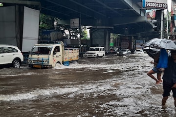 কলকাতায় জারি কমলা সতর্কতা! বিকেলের পর কী হবে পরিস্থিতি? জানাল আবহাওয়া দফতর... কলকাতায় জারি কমলা সতর্কতা! বিকেলের পর কী হবে পরিস্থিতি? জানাল আবহাওয়া দফতর...