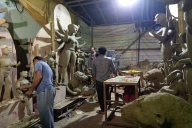 মণ্ডপের ভিতর যেন কুমোরটুলি।