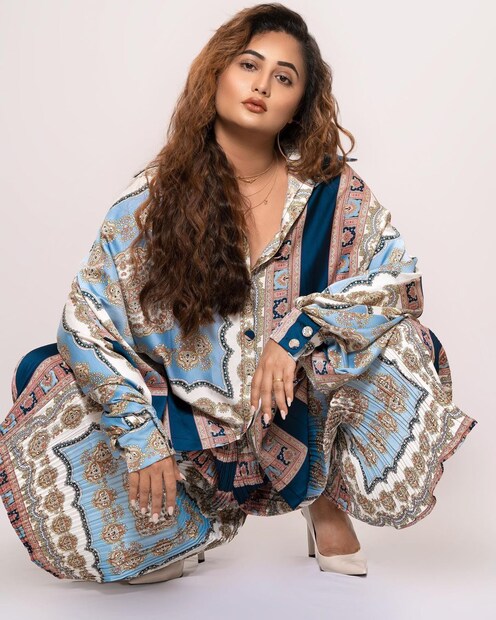 খোলা চুল, প্রিন্টেড পোশাকে তিনি বহু পুরুষের ঘুম কেড়েছেন ৷ ছবি সৌজন্যে ইনস্টাগ্রাম ৷