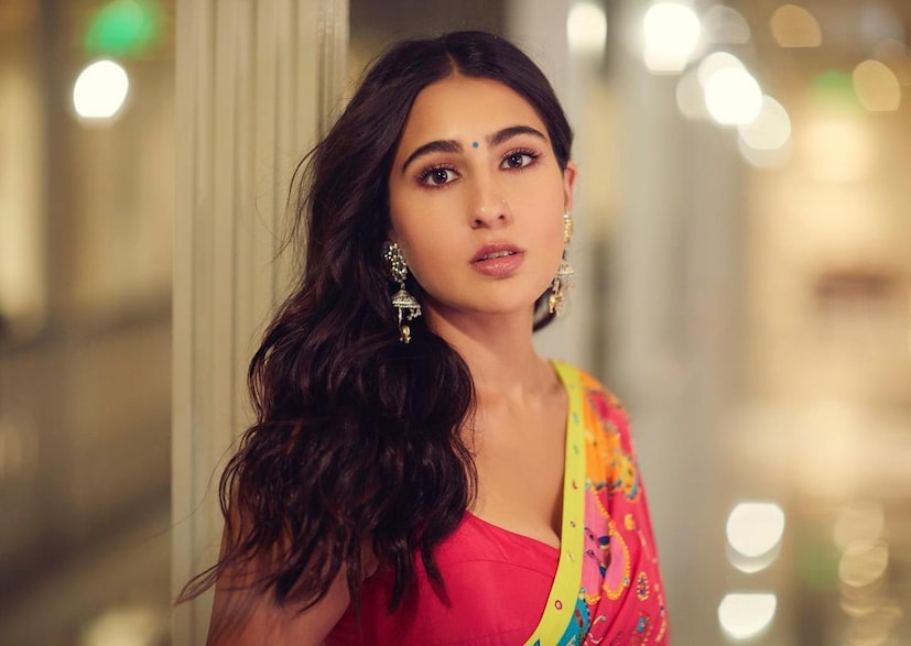 সারা আলি খান (Sara Ali Khan) নীল টিপে গ্ল্যামার ছড়াচ্ছে ৷ ছবি সৌজন্যে ইনস্টাগ্রাম ৷