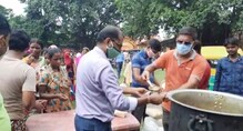 দুয়ারে সরকার শিবিরে ঘুগনি মুড়ির ব্যবস্থা স্থানীয় ক্লাবের দুয়ারে সরকার শিবিরে ঘুগনি মুড়ির ব্যবস্থা স্থানীয় ক্লাবের