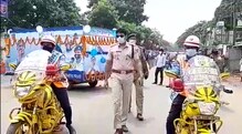 পুলিশ দিবসে ট্রাফিক পুলিশের বিশেষ উদ্যোগ, বাকি খবর একনজরে পুলিশ দিবসে ট্রাফিক পুলিশের বিশেষ উদ্যোগ, বাকি খবর একনজরে
