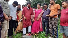 দীর্ঘদিনের দাবিপূরণ! বিধায়কের হাতে হল সেতুর কাজের শিলান্যাস
