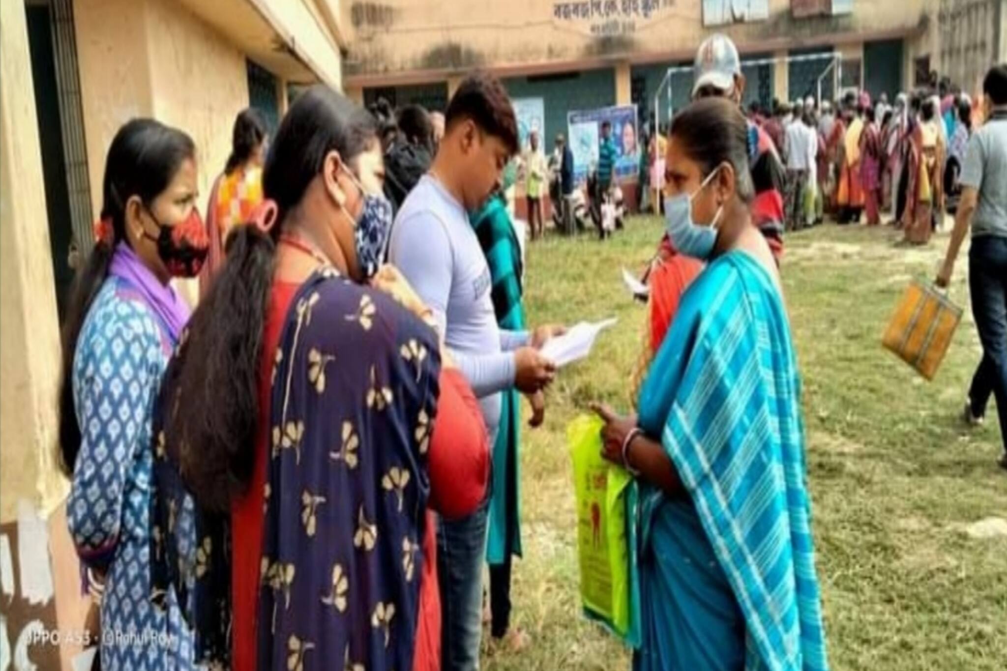 দুয়ারে সরকারে সাফল্যের শীর্ষে রয়েছে দক্ষিণ ২৪ পরগনা