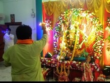 হাওড়ার সাংসদ প্রসূন ব্যানার্জির বাড়িতে ধুমধামে পালিত হল গনেশ পূজো