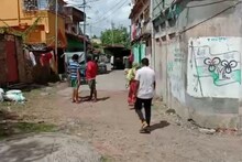 টিটাগর এ বোমাবাজির ঘটনায় চাঞ্চল্য তদন্তে টিটাগর থানার পুলিশ