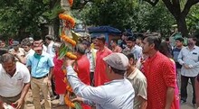 দিল্লির লোটাস টেম্পলের আদলে তৈরি হচ্ছে দুর্গা পুজোর মণ্ডপ