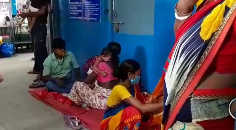 তবে বিশেষজ্ঞরা বলছেন পরিস্থিতি উদ্বেগজনক নয়। গত বছর এই সময়ে শিশুদের আক্রান্তের সংখ্যার সঙ্গে এবারে আক্রান্তের সংখ্যায় খুব একটা পার্থক্য নেই বলে দাবি করেন মেডিকেলের অধ্যক্ষ।
