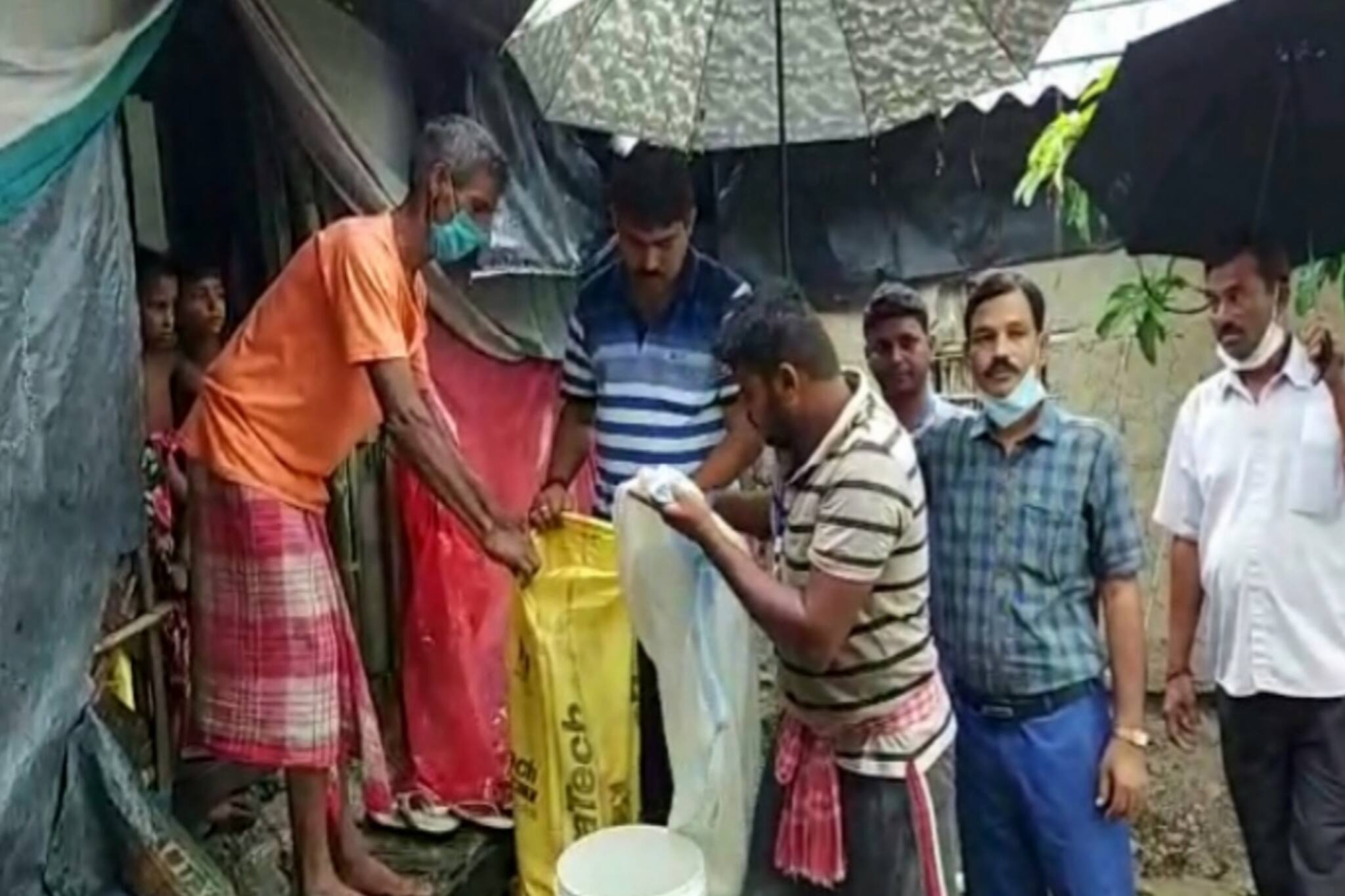 সুন্দরবনের প্রত্যন্ত এলাকায় শুরু হল দুয়ারে রেশন কর্মসূচি