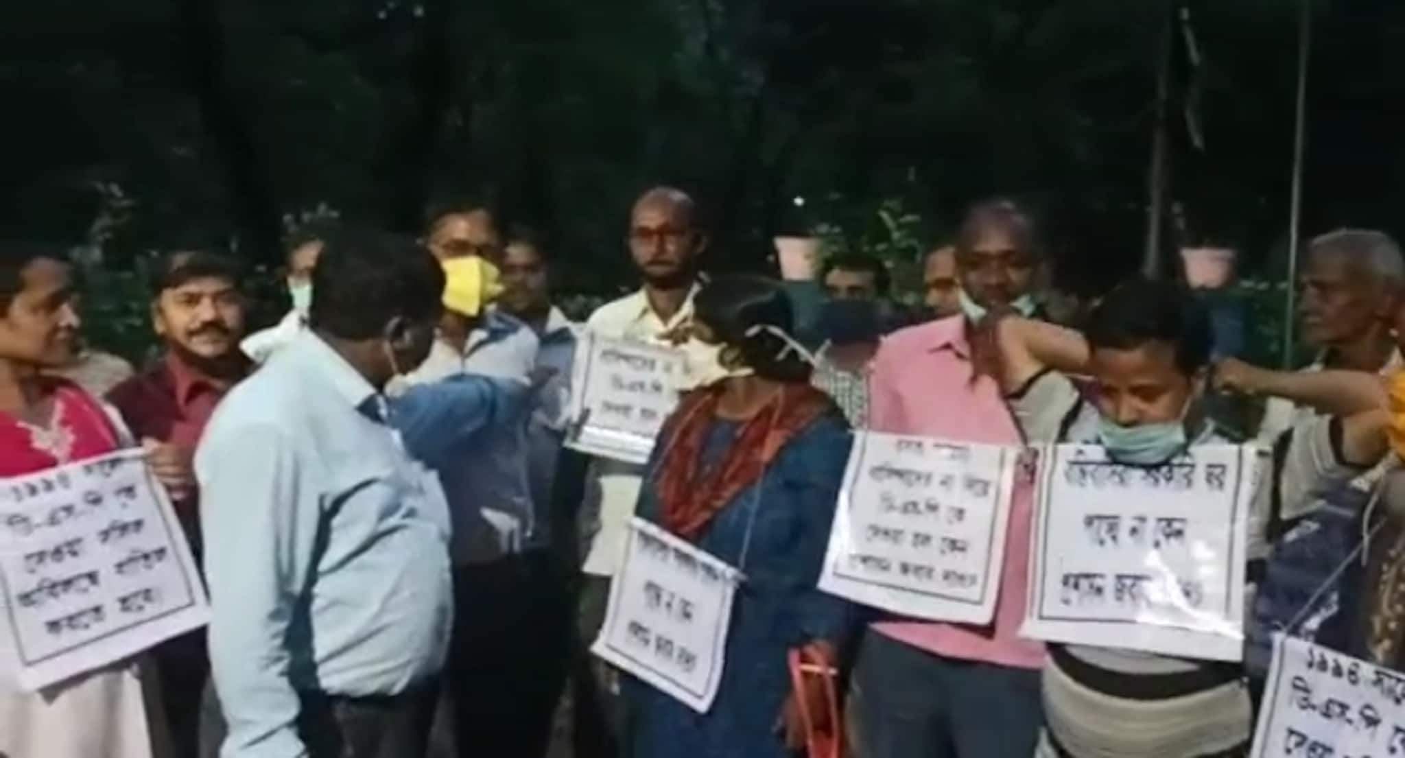 জমির পাট্টার দাবিতে দুর্গাপুর মহকুমা শাসকের কাছে ডেপুটেশন