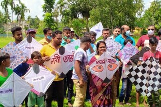 ঘুড়ি উৎসবে শামিল কচি-কাঁচারা।