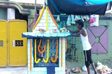 আশ্বিনের শুরুতে শিলিগুড়িতে নিয়মনিষ্ঠার সঙ্গে পুজিত হলেন শনিদেব