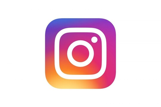 Instagram-এর গাঢ় নীল ডার্ক মোড! অ্যান্ড্রয়েড আর iPhone-এ কী ভাবে সেট করবেন?