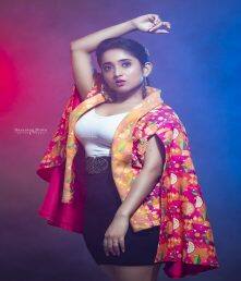 ছবি-- সায়ন্তন দত্ত মেকআপ-- ভাস্কর বিশ্বাস স্টাইল-- নীল সাহা পোশাক-- শস্যা