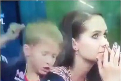 ab de villier's son shows emotional reaction after his father gets out video