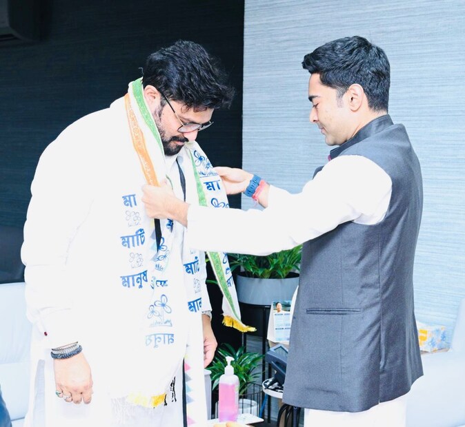 শুক্রবার সন্ধ্যা বেলায় বাবুল সুপ্রিয় নিরাপত্তা কমানোর সিদ্ধান্ত গৃহীত হয়েছিল কেন্দ্রের তরফে। হয় বাবুলকে ওয়াই ক্যাটাগরির নিরাপত্তা দেওয়া হবে । জল্পনা চলছিল তখন থেকেই