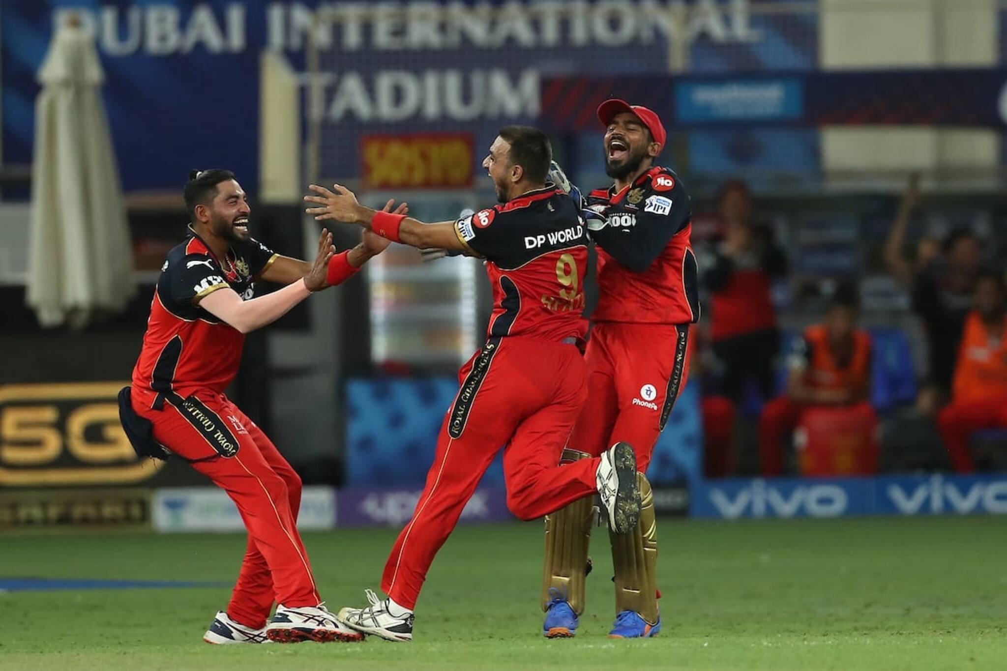 RCB vs MI : হর্ষল প্যাটেলের হ্যাটট্রিক, আরসিবির কাছে হারল মুম্বই ইন্ডিয়ানস