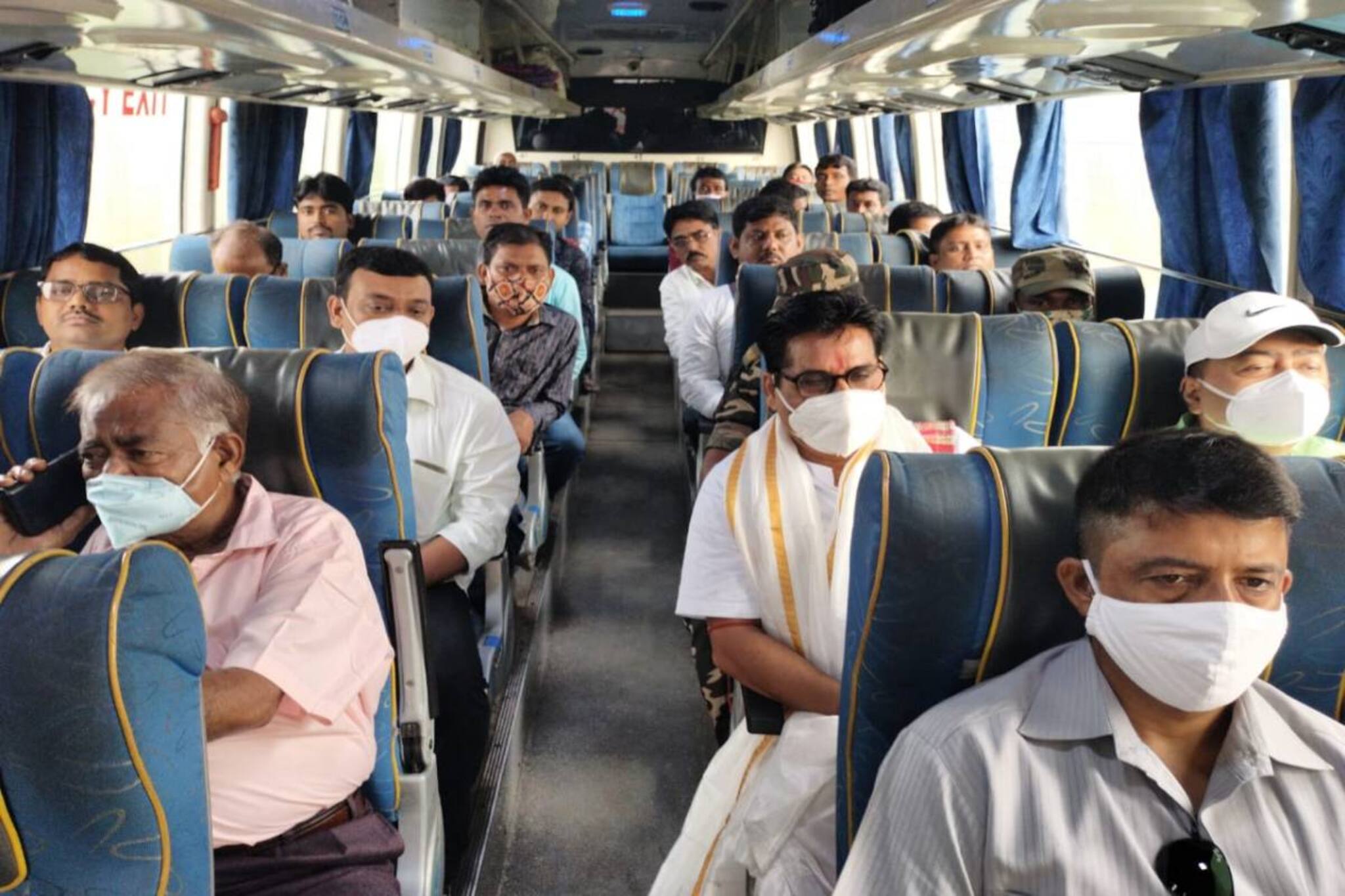 যাত্রা শুরু লাভপুর-কলকাতা শীতাতপ নিয়ন্ত্রিত বাসের