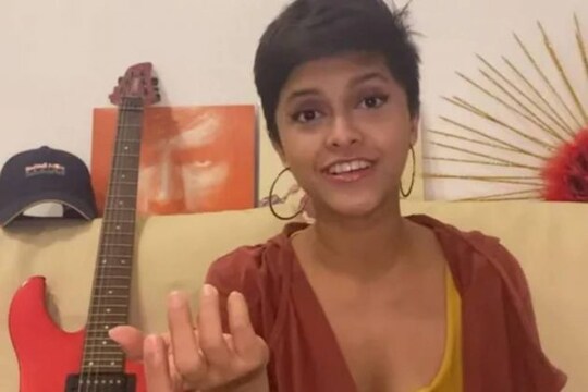 সিংহলি শিল্পী ইয়োহানি এখন নন্দিত ও চর্চিত
