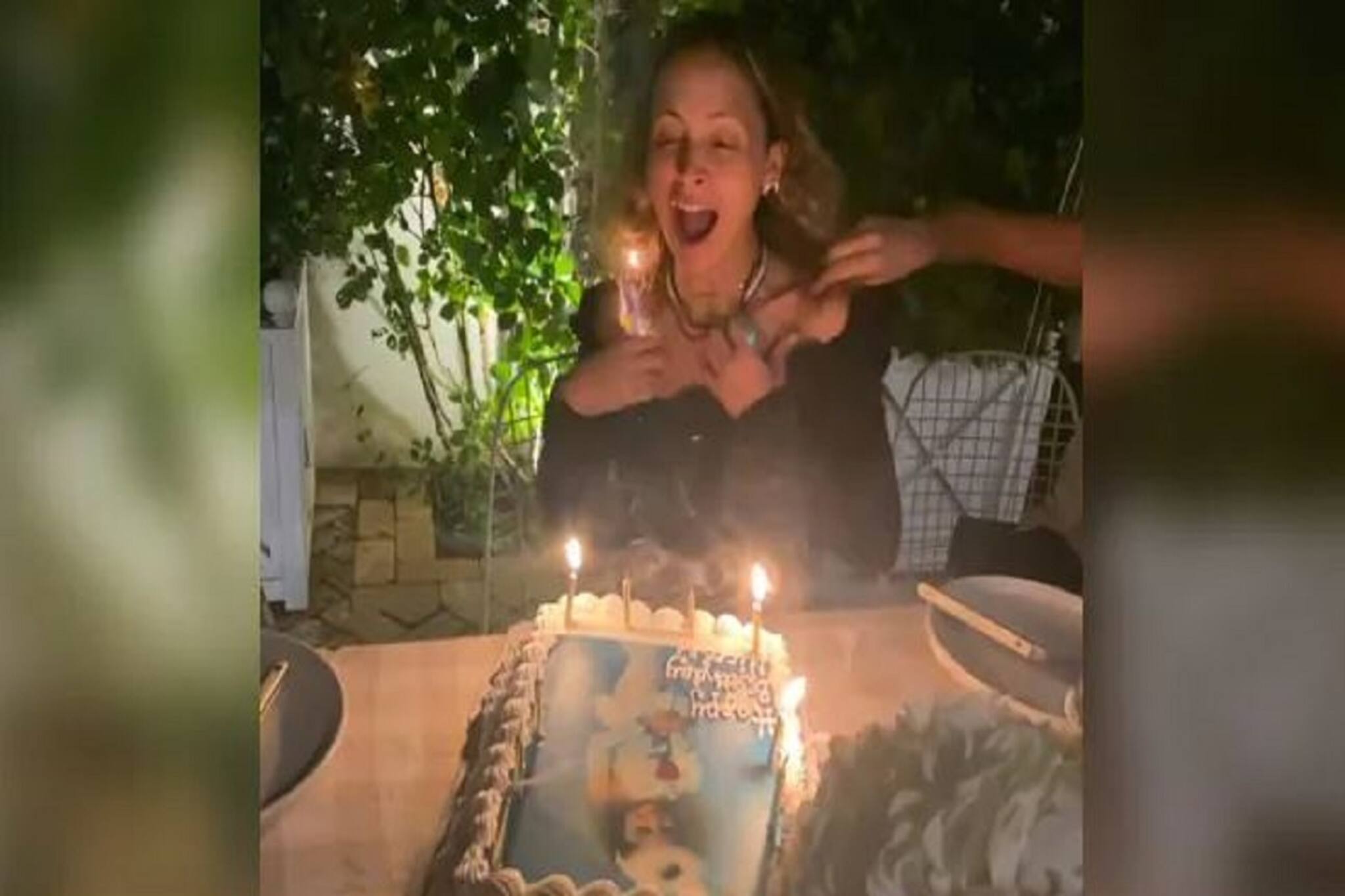 Viral Video | Nicole Richies Hair Caught Fire: নিজের জন্মদিনের পার্টিতে কেক কাটতে গিয়ে চুলে আগুন ধরল অভিনেত্রীর! পরের পরিণতি চমকে দেবে...