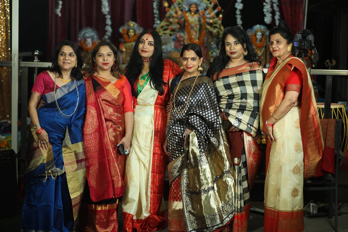 বে এরিয়া প্রবাসীর দশভূজারা। প্রস্তুতি চলছে।