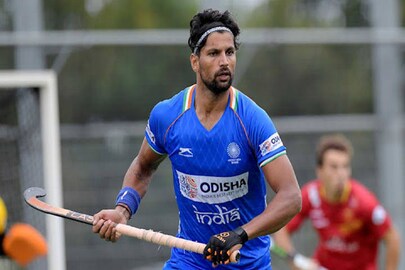 হকিকে বিদায় জানালেন 
ড্র্যাগ ফ্লিকার রুপিন্দার
