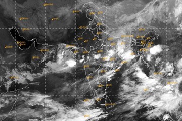 শুক্রবার থেকে ফের নতুন নিম্নচাপ তৈরি হবে বঙ্গোপসাগরে, ভারী বৃষ্টির সতর্কতা জারি