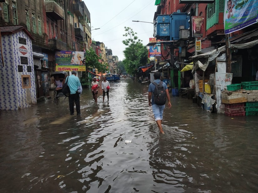  আগামী ২৪ ঘণ্টায় উত্তর প্রদেশ রাজস্থান মধ্যপ্রদেশ উত্তরাখণ্ড বৃষ্টির সম্ভাবনা। থেকে অতি ভারী বৃষ্টির পূর্বাভাস। শনিবার থেকে বৃষ্টি বাড়বে ওড়িশা ও গাঙ্গেয় পশ্চিমবঙ্গের জেলাগুলিতে।