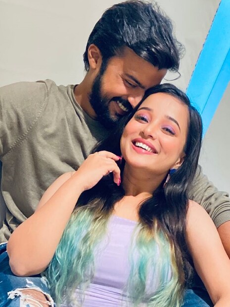 *কিছুদিন আগেই পাভেলের ছবি মন খারাপের শ্যুট শেষ করেছেন অভিনেত্রী প্রিয়াঙ্কা৷ তারই মধ্যে উড়ে গিয়েছিলেন মুম্বই৷ সেখানে কাজ সেরে ফিরে এসেই এই মিউজিক ভিডিওর জন্য কাজ করলেন তিনি৷ তিনি আশাবাদী যে, এই মিউজিক ভিডিওটি সকলের খুব পছন্দ হবে৷ 