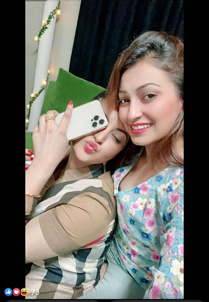 পরীমণিকে ‘আপা’ বা বড়বোন বলেই ডাকেন রিপা। পরীমনিও তাকে ‘ছোট বোন’ বলে সম্বোধন করে। ইন্ডাস্ট্রির সিনিয়ারের কাছ থেকে সোনার নুপুর উপহার পেয়ে সেই সময় তিনি ফেসুবকে লিখেছিলেন, ‘‘এভাবে ‘ছোট বোন’ বলে ডাকলা পরীমনি আপি। তাহলে আমার বড় বোন ডাকাটা ব্যর্থ হয়নি। আমার কিছু ভুল ধারণা পরিবর্তন হয়েছে তোমাকে খুব কাছে থেকে দেখার পর। শ্রদ্ধা-ভালোবাসা আরো দ্বিগুণ হয়ে গেল। ভালোবাসি আপু।’’
