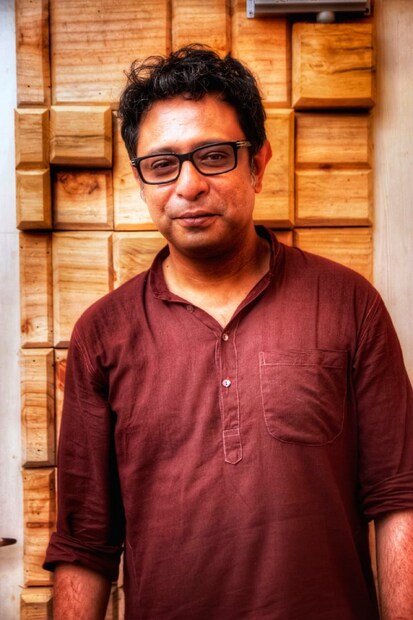 *পুজোর ক’টা দিন যেন সেই গানেই মন ভরে বাঙালির৷ এবার সঙ্গীত শিল্পী রূপঙ্কর বাগচীর কণ্ঠে জমে যাবে  পুজোর গান 'দুগ্গা এবার ঘরে'৷ সদ্য মুক্তিও পেয়েছে গানটি। গানের সুর করেছেন রুদ্র সরকার, কথা পার্থসারথি মিত্র ও দেবজয় বিশ্বাসের। 
