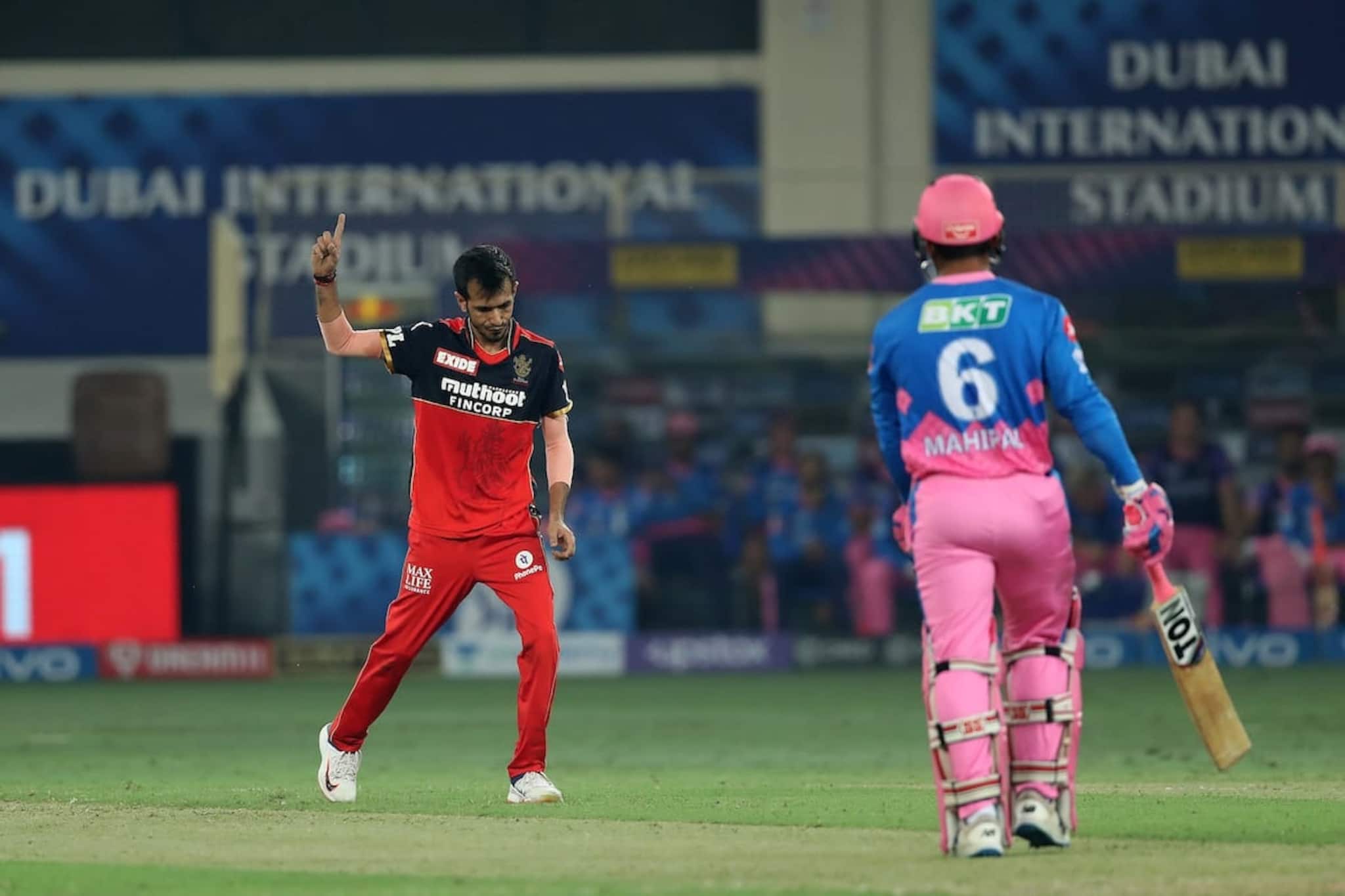 IPL 2021 RR vs RCB First innings : চাহাল, শাহবাজদের দুরন্ত বোলিংয়ে ব্যাকফুটে রাজস্থান