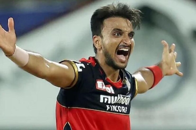 হার্ষাল ম্যাচ শেষে বলেছেন, জীবনে প্রথমবার হ্যাটট্রিক করলাম আমি। এর আগে কখনও স্কুল ক্রিকেটেও হ্যাটট্রিক করতে পারিনি। তবে এর আগে আইপিএলে বেশ কয়েকবার হ্যাটট্রিকের সম্ভাবনা তৈরি করেছিলাম। কম করে ছবার তো হবেই। কিন্তু হ্যাটট্রিক হচ্ছিল না। এবার হল। 