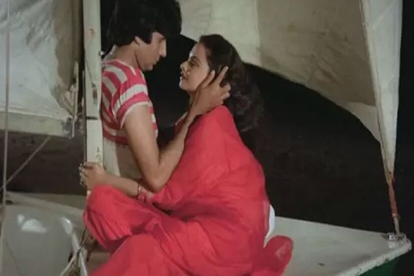 •তবে অমিতাভের প্রেমে পড়লেও নাকি বিগ বি-র সঙ্গে কোনও রকম সরাসরি সম্পর্কে জড়াননি রেখা৷ নিজে মুখেই স্বীকার করেছেন তিনি৷ রেখা জানিয়েছেন যে, অমিতাভ-রেখা সম্পর্ক নিয়ে যতই মুচমুচে গল্প ছড়িয়ে থাকুক বাজারে, এর কোনও সত্যতা নেই৷ স্পষ্ট করেছেন রেখা৷ 