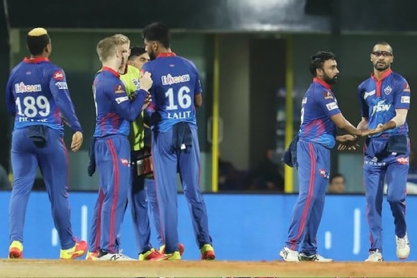 হেটমায়ার বলেছেন, আমি কোন ম্যাচে ১৮৯ করেছিলাম সেটা ভুলে গিয়েছি। তবে যেদিন আমি চাপমুক্ত হয়ে খেলতে নেমেছিলাম সেদিন ১৮৯ করেছিলাম বলে মনে আছে। ঘরের মাঠে করেছিলাম এত রান। ওটাই আমার সর্বোচ্চ রান এখনও পর্যন্ত। তাই ওটা জার্সিতে লিখে রেখেছি। ওই ম্যাচে আমি আউট হয়ে গিয়েছিলাম শেষ পর্যন্ত।