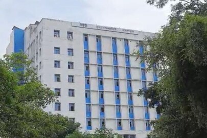 শিশু থেকে বয়স্ক, রোজ জ্বরে আক্রান্ত হচ্ছে মানুষ! করোনা তৃতীয় ঢেউ নিয়ে সতর্কতা জেলা স্বাস্থ্য আধিকারিকের