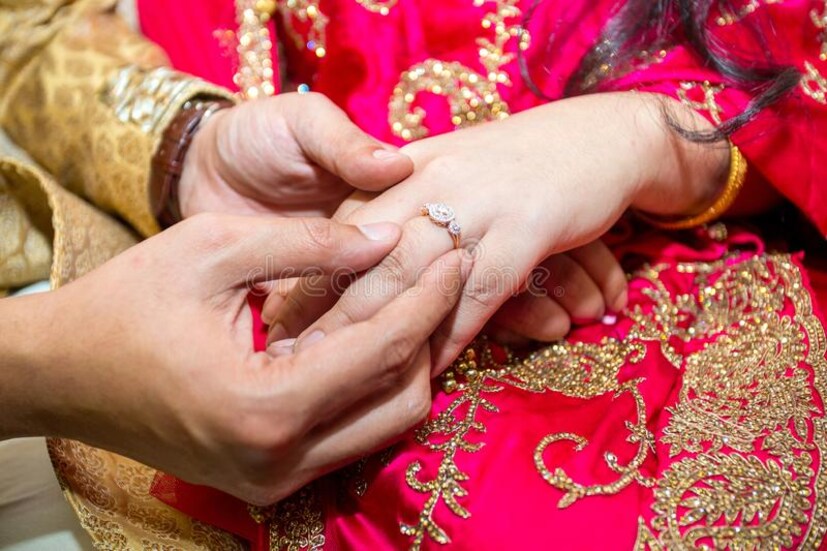 অগত্যা বিষয়টি পারিবারিক আদালতে যায়। সেখানে পঙ্কজ, কোমল, পিন্টু ও দুই পরিবারের লোকজন হাজির ছিলেন। সেখানেও কোমল সাফ জানিয়ে দেন তিনি পিন্টুর সঙ্গেই জীবন কাটাতে চান।