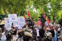 ত্রিপুরায় আক্রান্ত, দিল্লির যন্তরমন্তরে যা করলেন CPIM নেতৃত্ব... ত্রিপুরায় আক্রান্ত, দিল্লির যন্তরমন্তরে যা করলেন CPIM নেতৃত্ব...